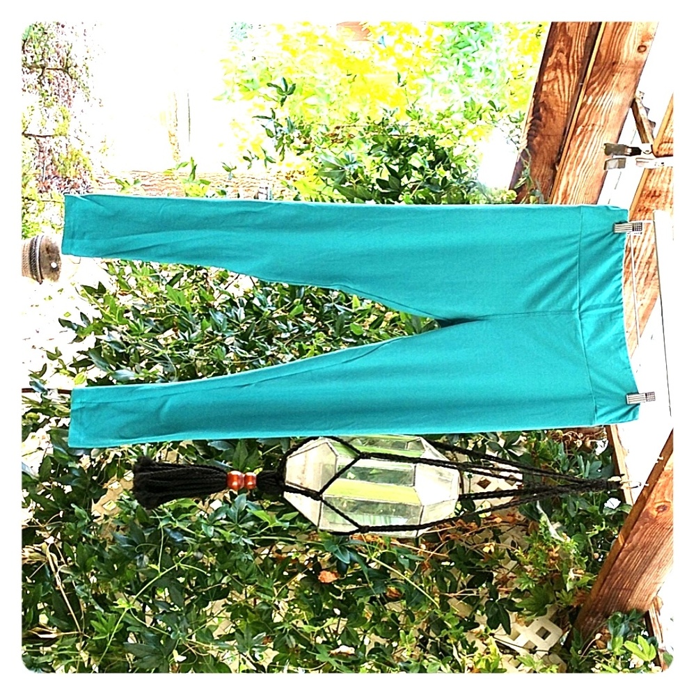 LuLaRoe Green Leggings. Tall & Curvy